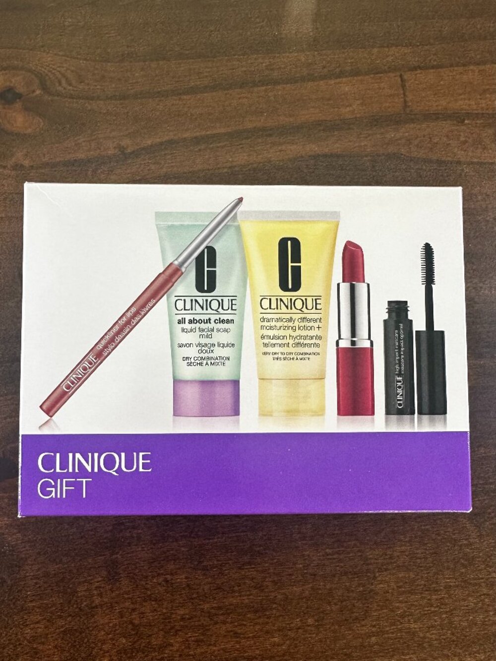 NEW Clinique 5 Piece Gift Set - Soap/Lotion/Mascara/Lip Liner/Lipstick